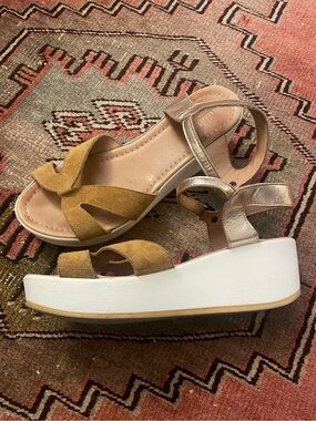 Sundance leather upper platform wedge sandals women’s shoe size 39 US 8.5